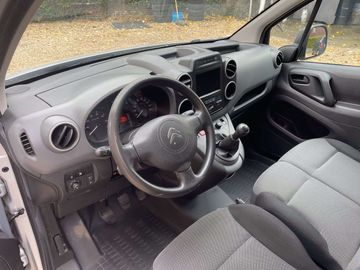 Car image 13