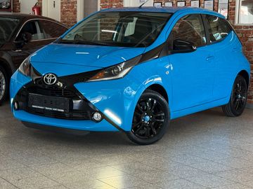 Car image 2