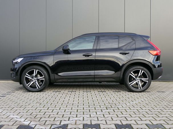 Volvo XC40 T3 120 kW image number 3