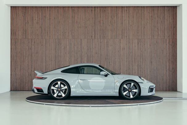 Porsche 992 Sport Classic 405 kW image number 6