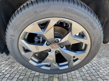 Car image 22