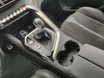 Car image 40