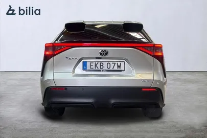 Car image 3