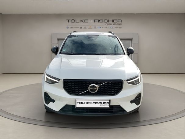 Volvo XC40 B3 Plus Dark 120 kW image number 3