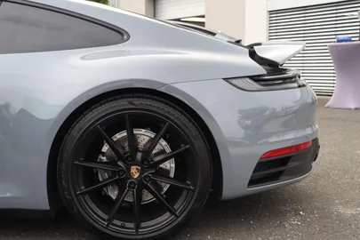 Car image 30
