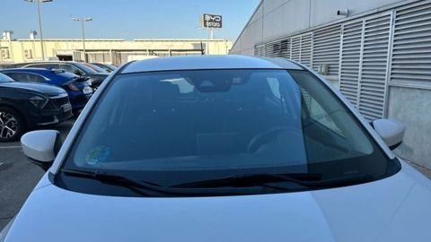 Car image 25