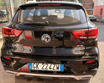 Car image 2