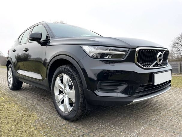 Volvo XC40 T2 Momentum 95 kW image number 2