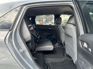 Car image 9