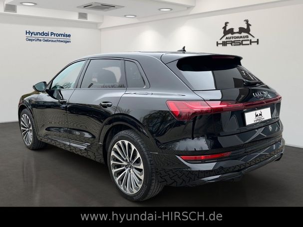 Audi e-tron 50 quattro S-line 230 kW image number 3