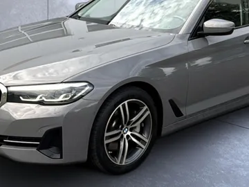 Car image 27