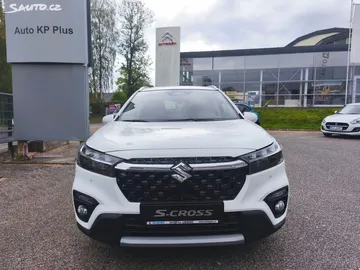Car image 4