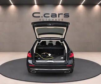 Car image 35
