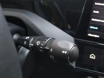 Car image 35