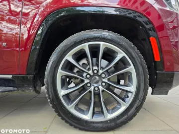 Car image 40