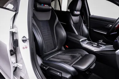Car image 27