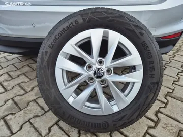 Car image 32
