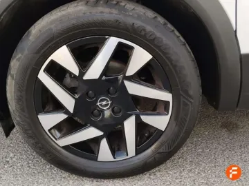 Car image 28