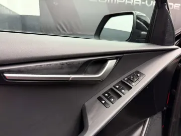 Car image 40