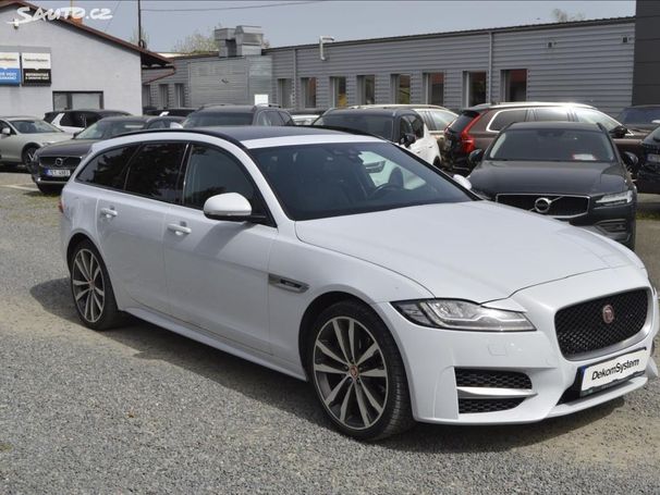 Jaguar XF 20d AWD Portfolio 132 kW image number 2