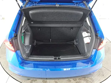 Car image 25