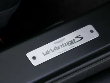 Car image 36