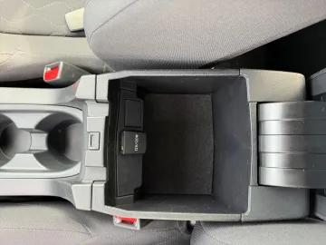 Car image 31
