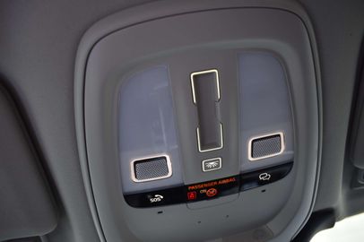 Car image 36