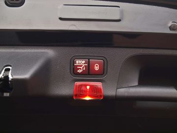 Car image 30