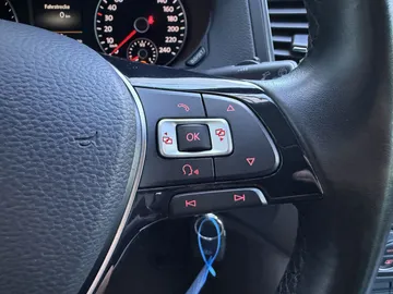 Car image 35