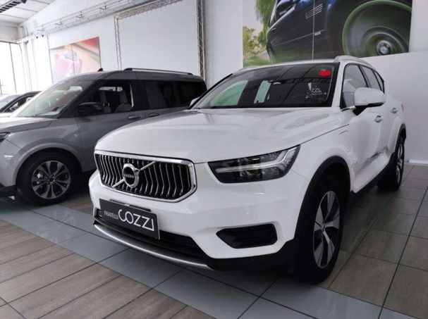 Volvo XC40 Recharge R Plug-in Hybrid T4 155 kW image number 1