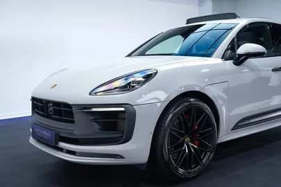 Car image 38