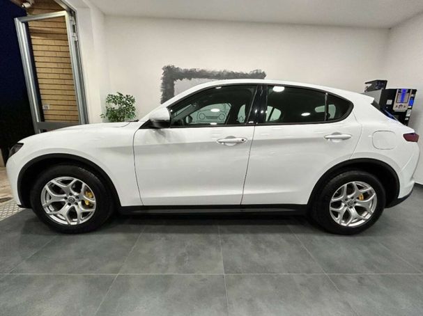 Alfa Romeo Stelvio 2.2 140 kW image number 4