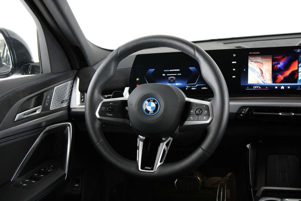 BMW iX2 xDrive30 M Sport Pro 225 kW image number 4