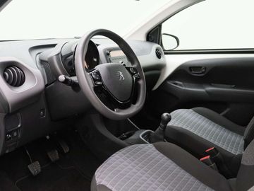 Car image 24