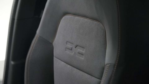 Car image 32