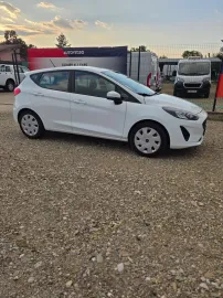 Car image 26