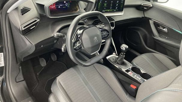 Peugeot 2008 1.2 PureTech 74 kW image number 6