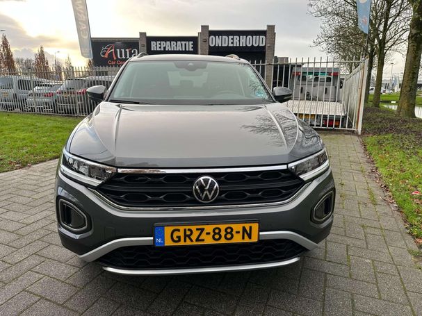 Volkswagen T-Roc 1.0 TSI T-Roc 81 kW image number 4