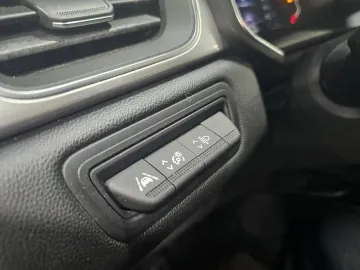Car image 40