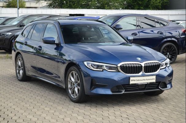 BMW 330 Touring e Sport Line 215 kW image number 3