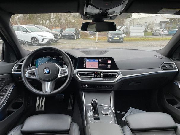 BMW 330e Touring M Sport 215 kW image number 11