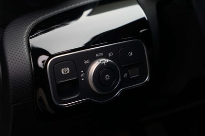 Car image 35