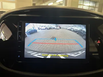 Car image 28