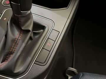 Car image 36