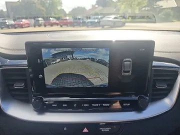 Car image 23