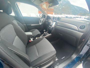 Car image 12