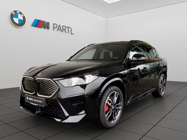 BMW iX2 eDrive20 M Sport 150 kW image number 1