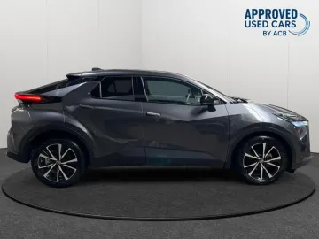Car image 4