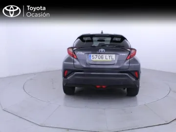 Car image 3
